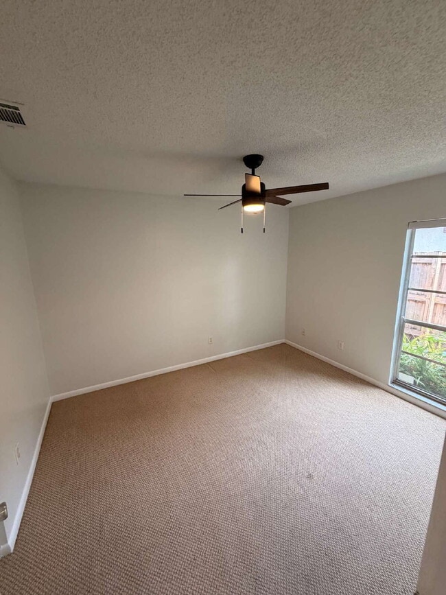 Building Photo - PRIVATE POOL HOME | 3 BED / 2 BATH | FENCED YARD | GARAGE | PET FRIENDLY