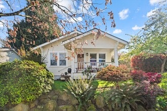 Building Photo - 840 N Farragut St