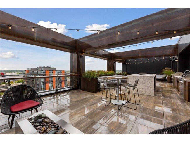 Building Photo - 728 N 3rd St