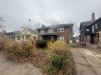 Building Photo - 624 W Lasalle Ave