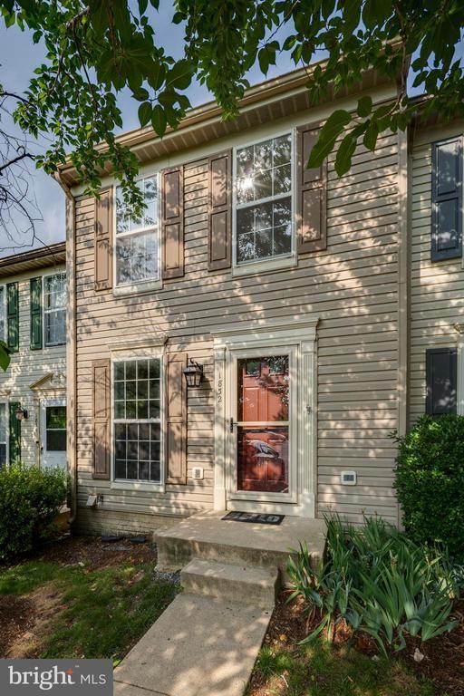 Building Photo - 1832 Tiger Lily Cir