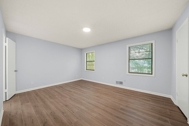 Building Photo - 5861 Dunn Rd
