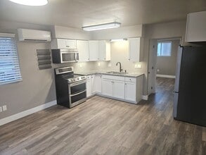 Building Photo - Newly Remodeled in Downtown Nampa