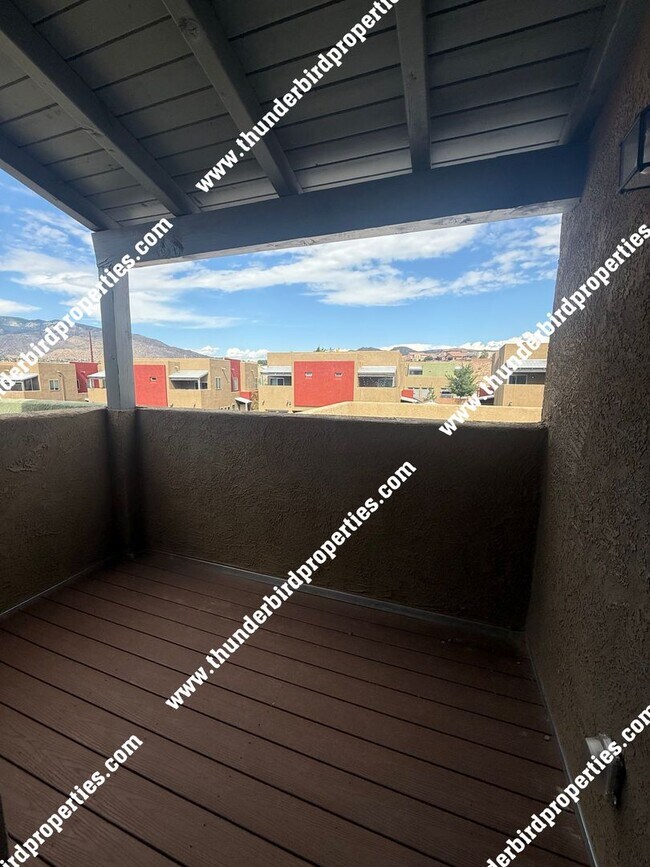 Building Photo - Beautiful 4 bedroom home near KAFB