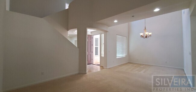 Building Photo - 1715 Bilbao Dr