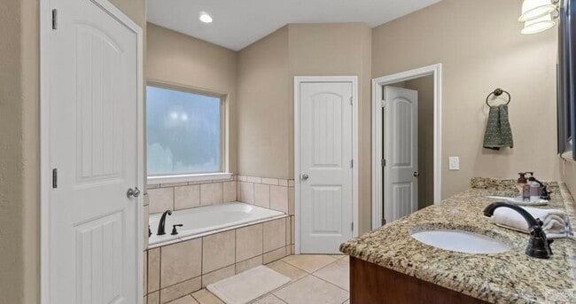 Building Photo - Hidden Acres Home for Lease!