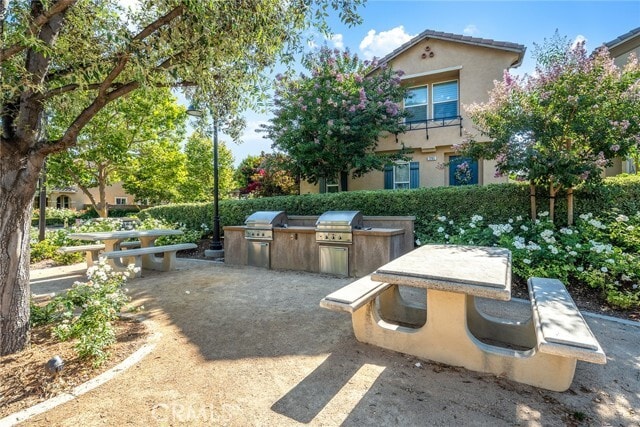 Building Photo - 7265 Enclave Dr