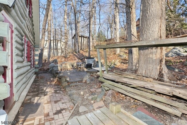 Building Photo - 140 Cupsaw Dr