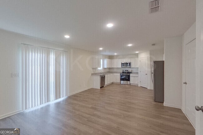 Building Photo - 109 Flat Rock Ml Trl