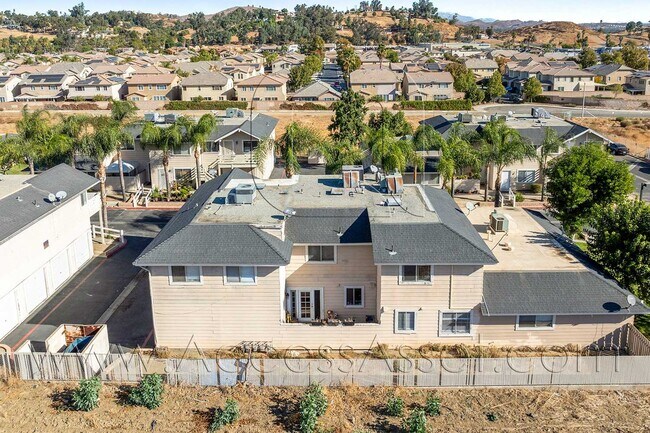 Building Photo - Spacious 2 Bed/2 Bath Home with Private Pa...