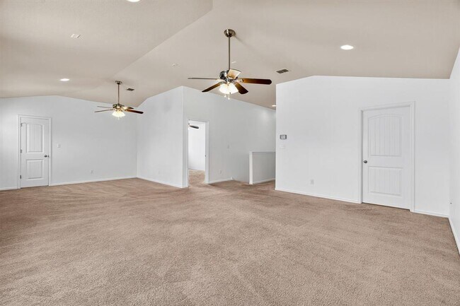 Building Photo - 2627 Garlic Creek Dr