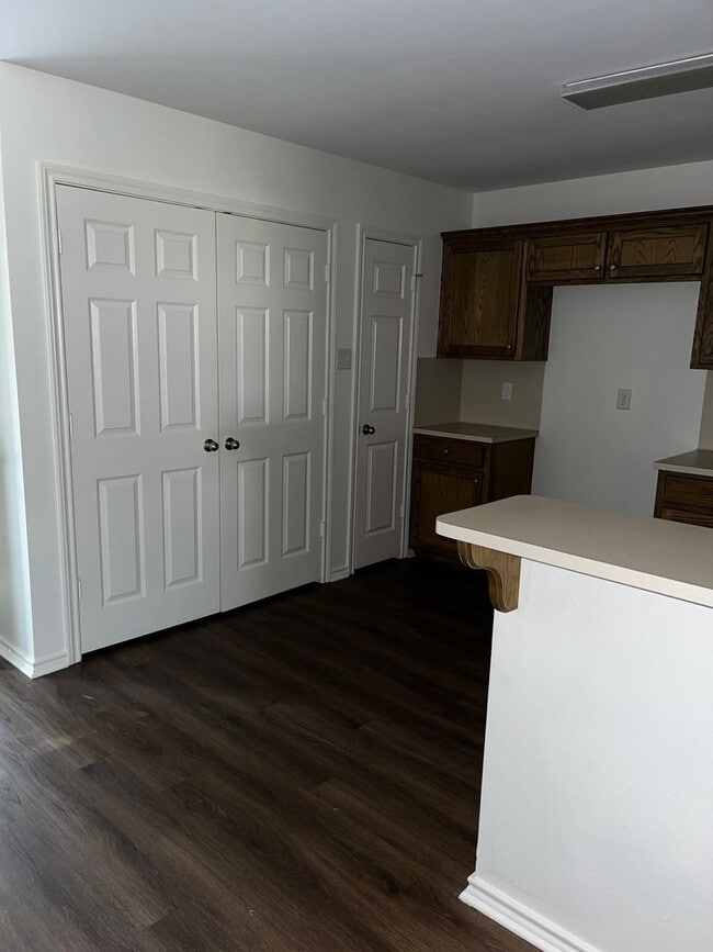 Building Photo - 2010 Seabiscuit Trce