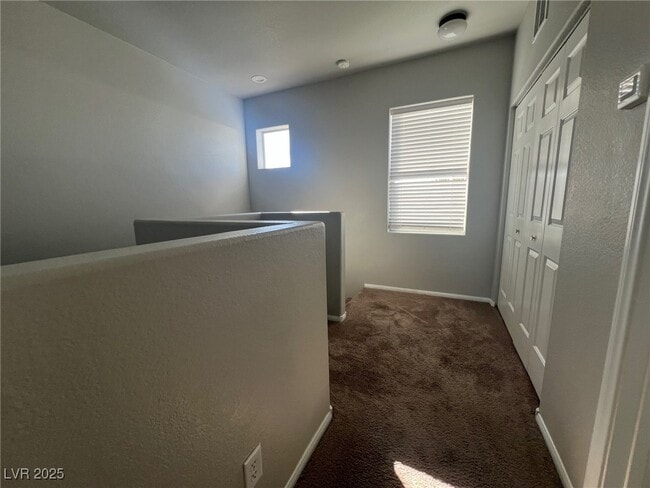 Building Photo - 10471 Meadow Village St