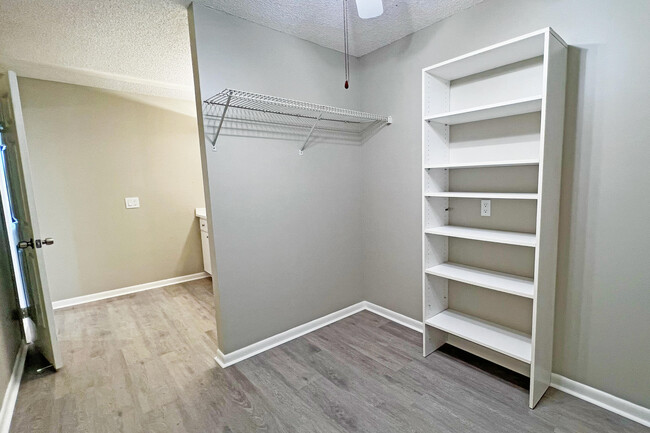 Building Photo - 3650 Whitehall Dr