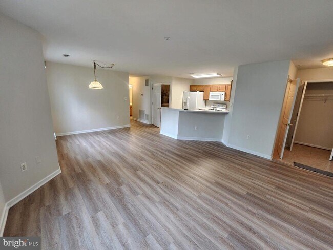 Building Photo - 2029 Windsong Dr