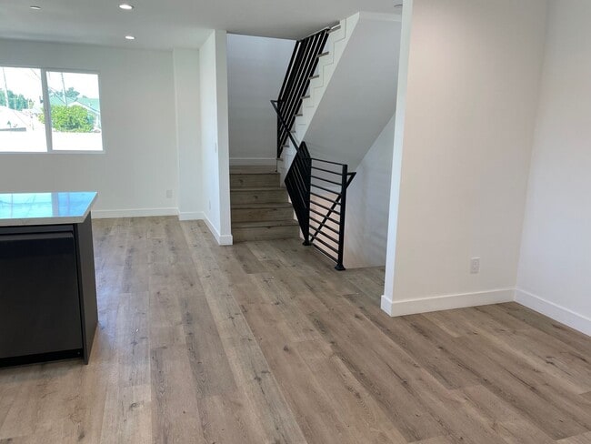 Building Photo - ALL DECEMBER & JANUARY FREE! Spacious 3 Bedroom 3.5 Bath + Den in Prime Thai Town Location!