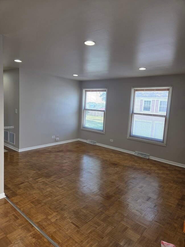 Primary Photo - 1255 Pearl Ave