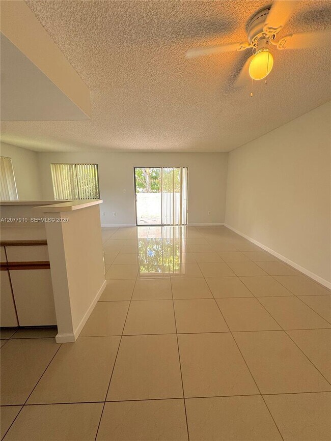 Building Photo - 3280 Coral Lake Ln
