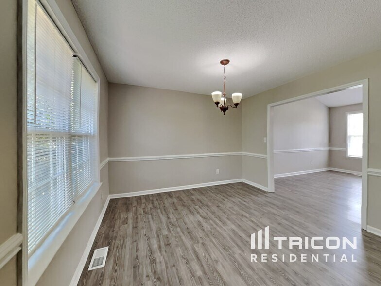 Building Photo - 7917 Wilson Pond Ln