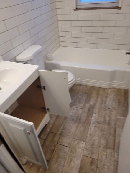 Building Photo - 12045 Ashton Ave