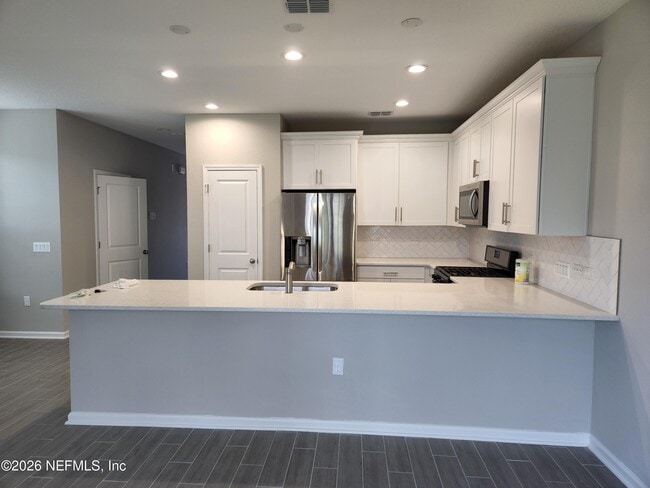 Building Photo - 118 Pinebury Ln