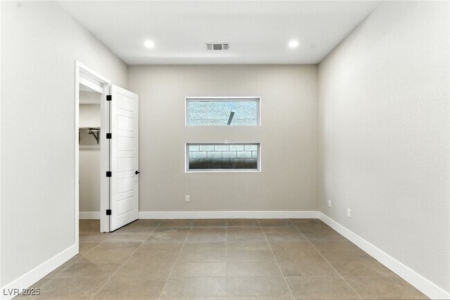 Building Photo - 10632 Rolling Vista Dr
