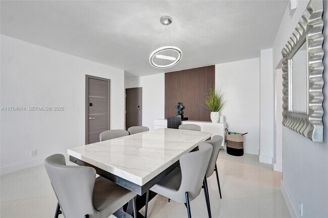 Building Photo - 4001S S Ocean Dr