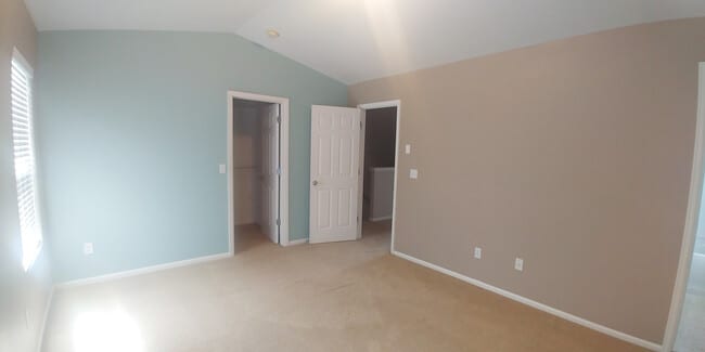 Building Photo - Cross Creek Townhome - 3 Bedroom 3 Bath to...