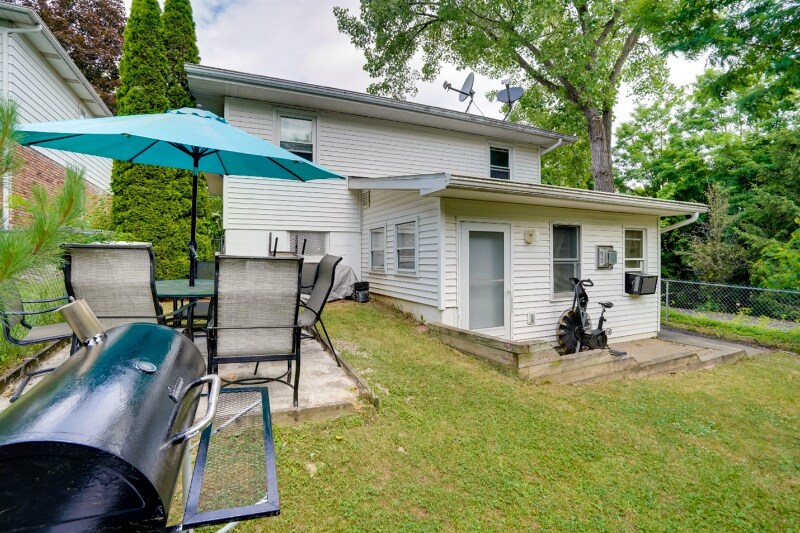 Building Photo - 429 W Lawrence St