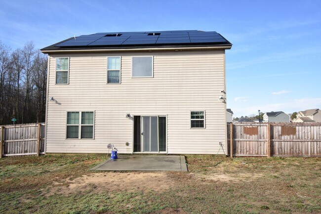 Building Photo - 4 Bedrooms and 2.5 Baths- PET CONSIDERED!