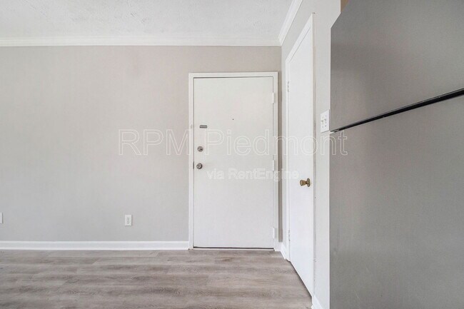 Building Photo - 2805 I-85