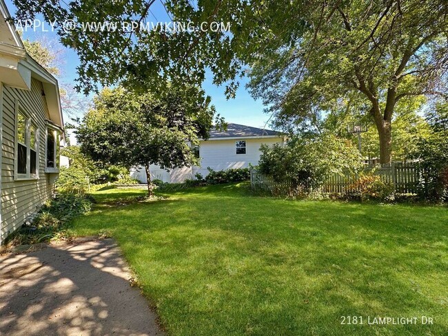 Building Photo - 4br 3ba 2cg ~ Security Deposit Free Altern...