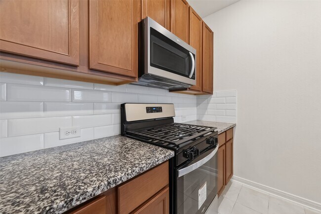 Building Photo - 5607 Grizzly Bear Wy