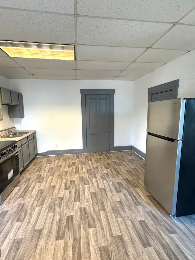 Building Photo - 417 High St