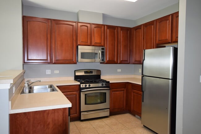 Building Photo - 2382 Claremont Ln