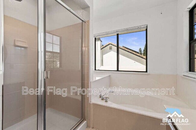 Building Photo - 1601 Wyndham Way