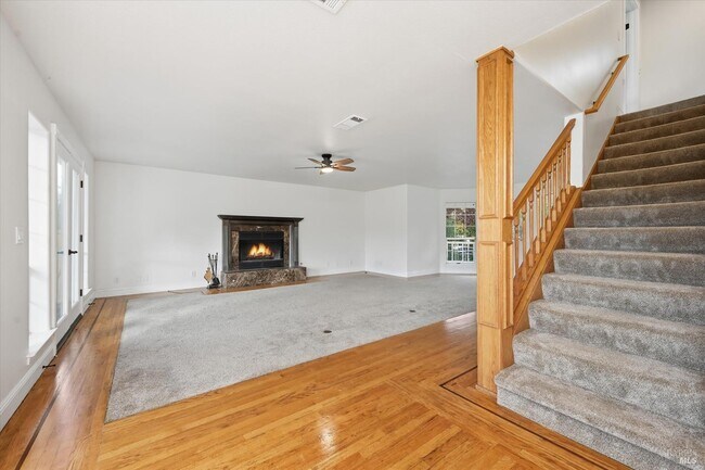 Building Photo - 1395 Grove Ct