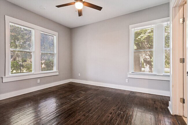 Building Photo - 1013 N Palmetto Ave