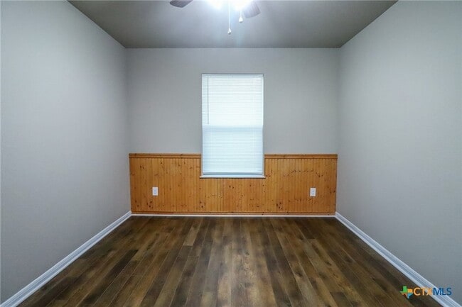 Building Photo - 1614 Shady Ln