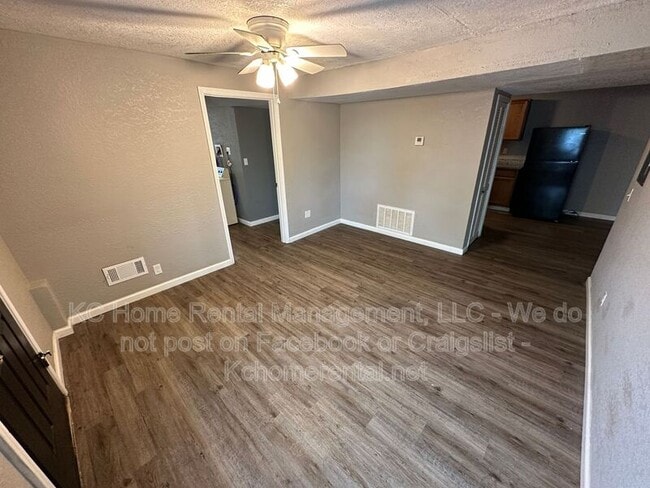 Building Photo - 300 Hill St