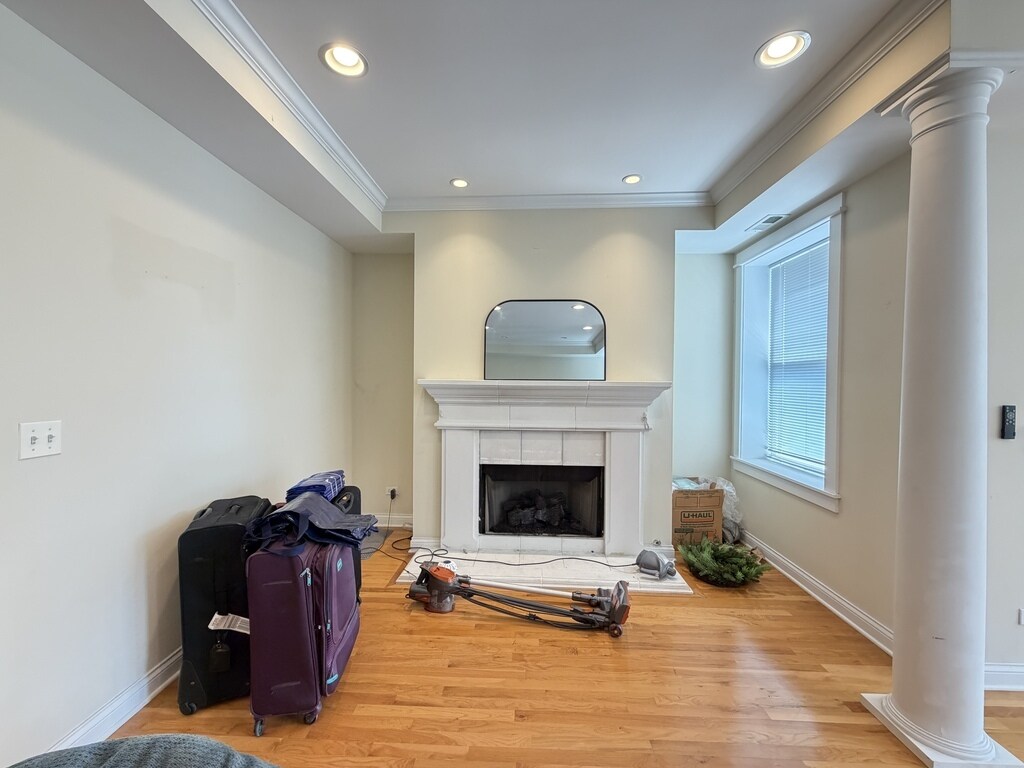 Building Photo - 1524 W Birchwood Ave