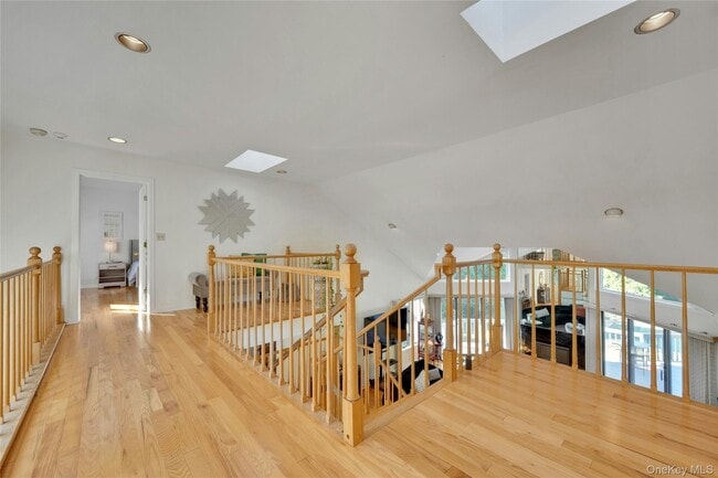 Building Photo - 2 Meadowwood Ln