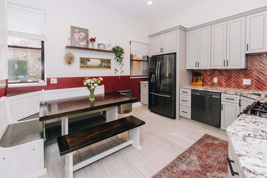 Building Photo - 1624 Walnut St