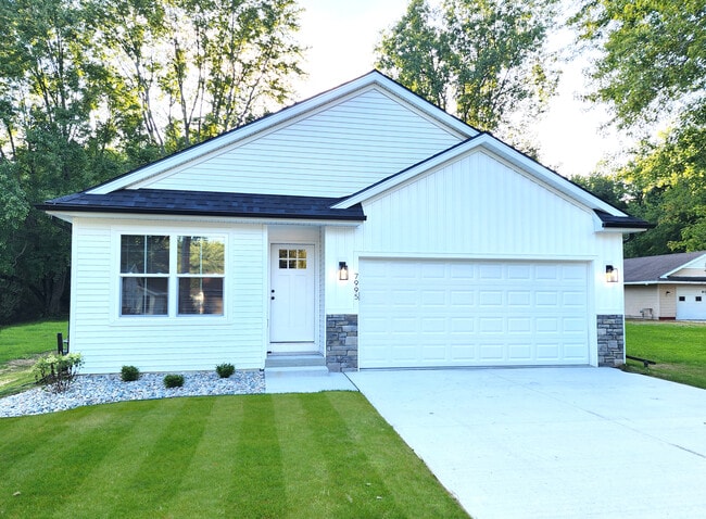 Building Photo - 7995 Case Dr