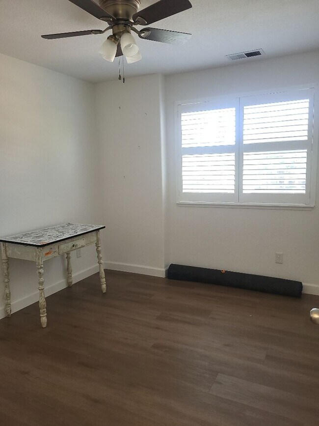 Building Photo - 2222 San Remo Dr