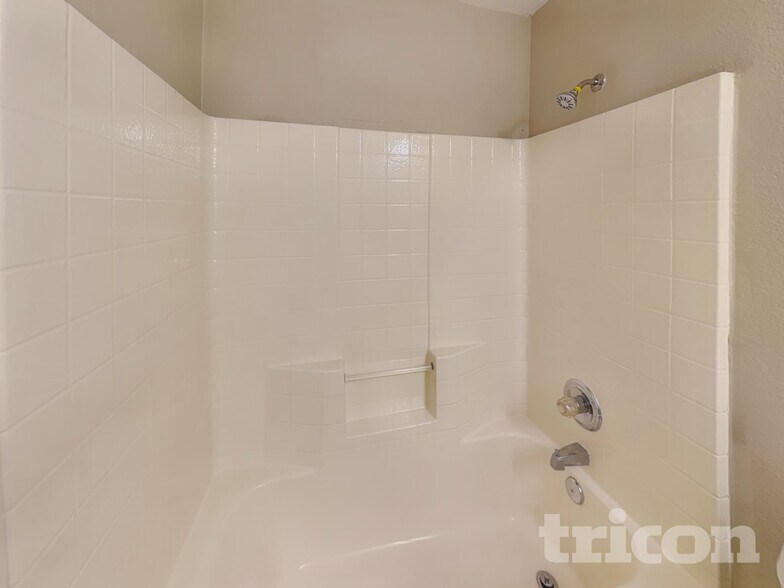 Building Photo - 1563 Nottingham Dr