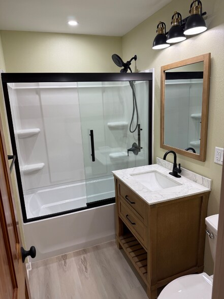 Building Photo - 2304 15th Ave N