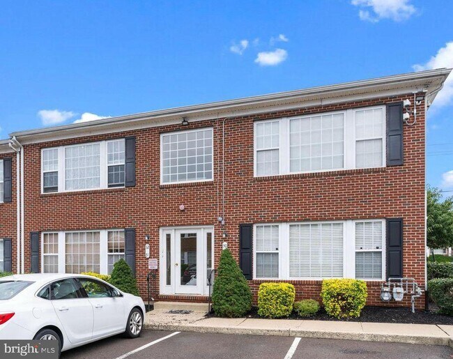 Building Photo - 9228 Blue Grass Rd