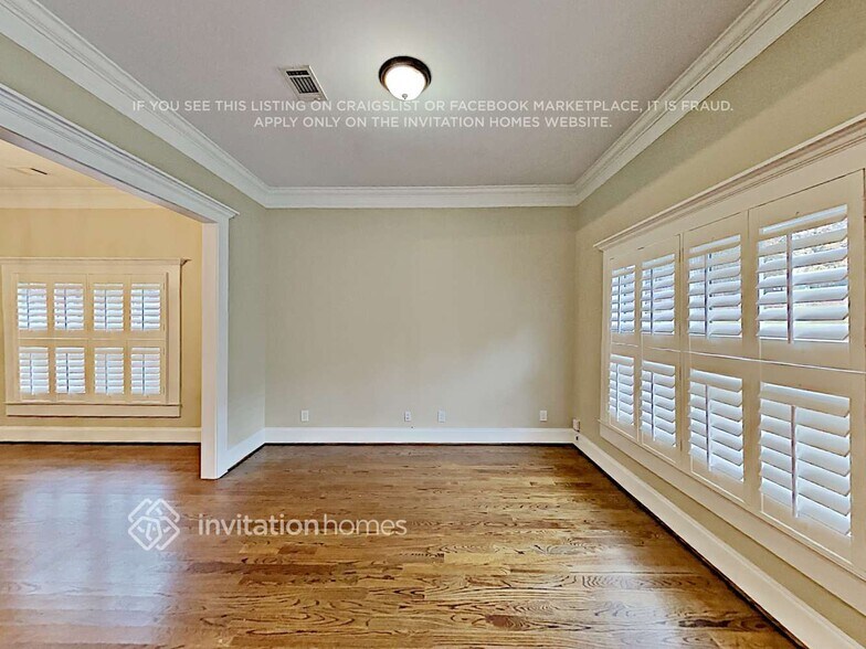 Building Photo - 2350 Bouldercliff Way SE