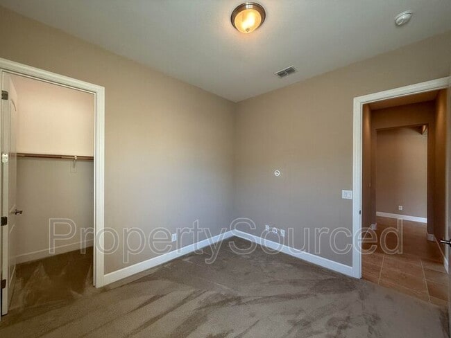 Building Photo - 1073 Kumara St